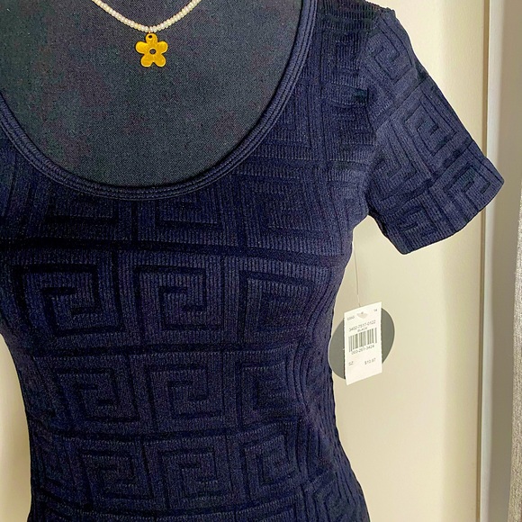 Seamless Ribbed Greek Key Short Sleeve Top, Gucci Knock-Off, M, L, XL - Picture 7 of 12